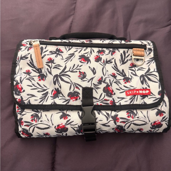 Skip Hop Black and Red Floral Changing Pad - Picture 1 of 3